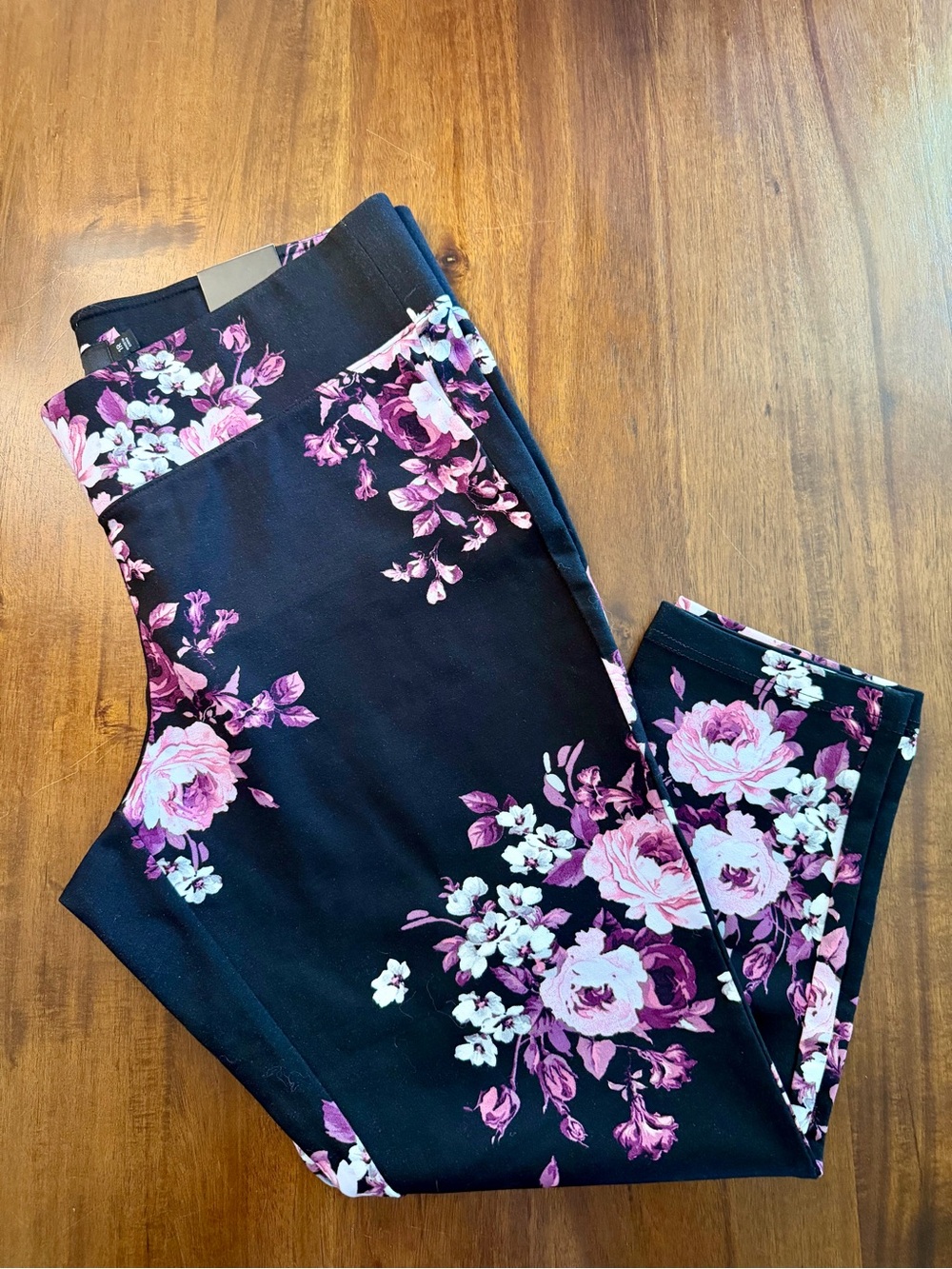 Torrid Women’s Floral Black & Pink Pixie Legging